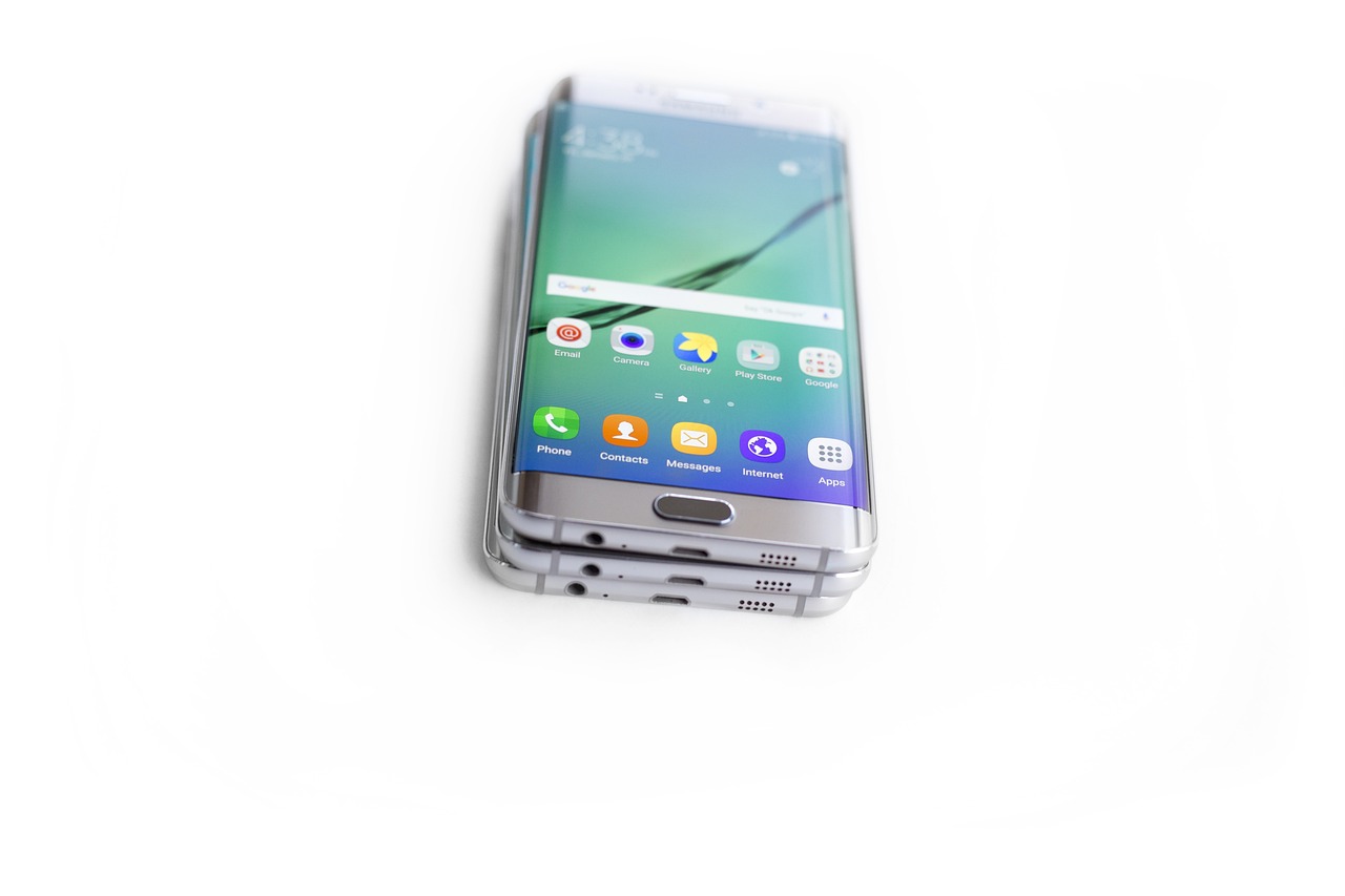 三星Galaxy S7 Edge 7100白色款閃耀登場(chǎng)，最新報(bào)價(jià)一覽